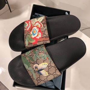 Gucci slides (used)